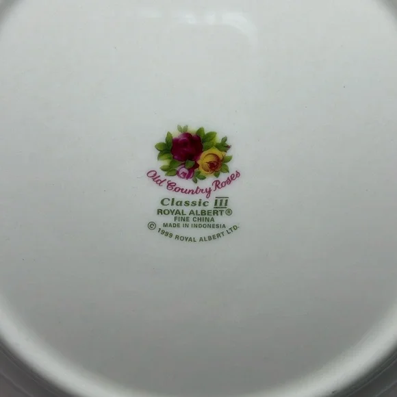 SALAD / DESERT PLATE RARE 1999 ROYAL ALBERT CHINA OLD COUNTRY ROSES CLASIC III - Picture 8 of 9